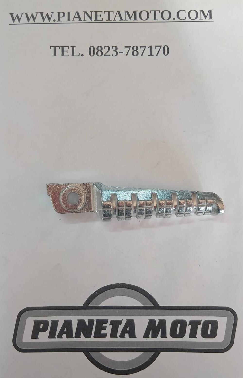 AP8132628 POGGIAPIEDE DESTRO RS Aprilia