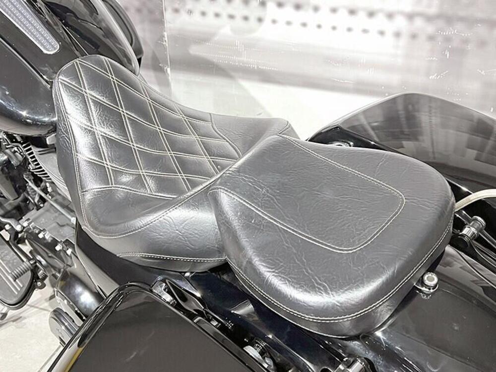 Harley-Davidson 114 Street Glide Special (2019 - 20) - FLHXS (4)