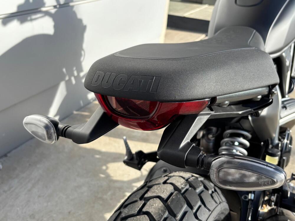 Ducati Scrambler 800 Icon Dark (2025) (7)