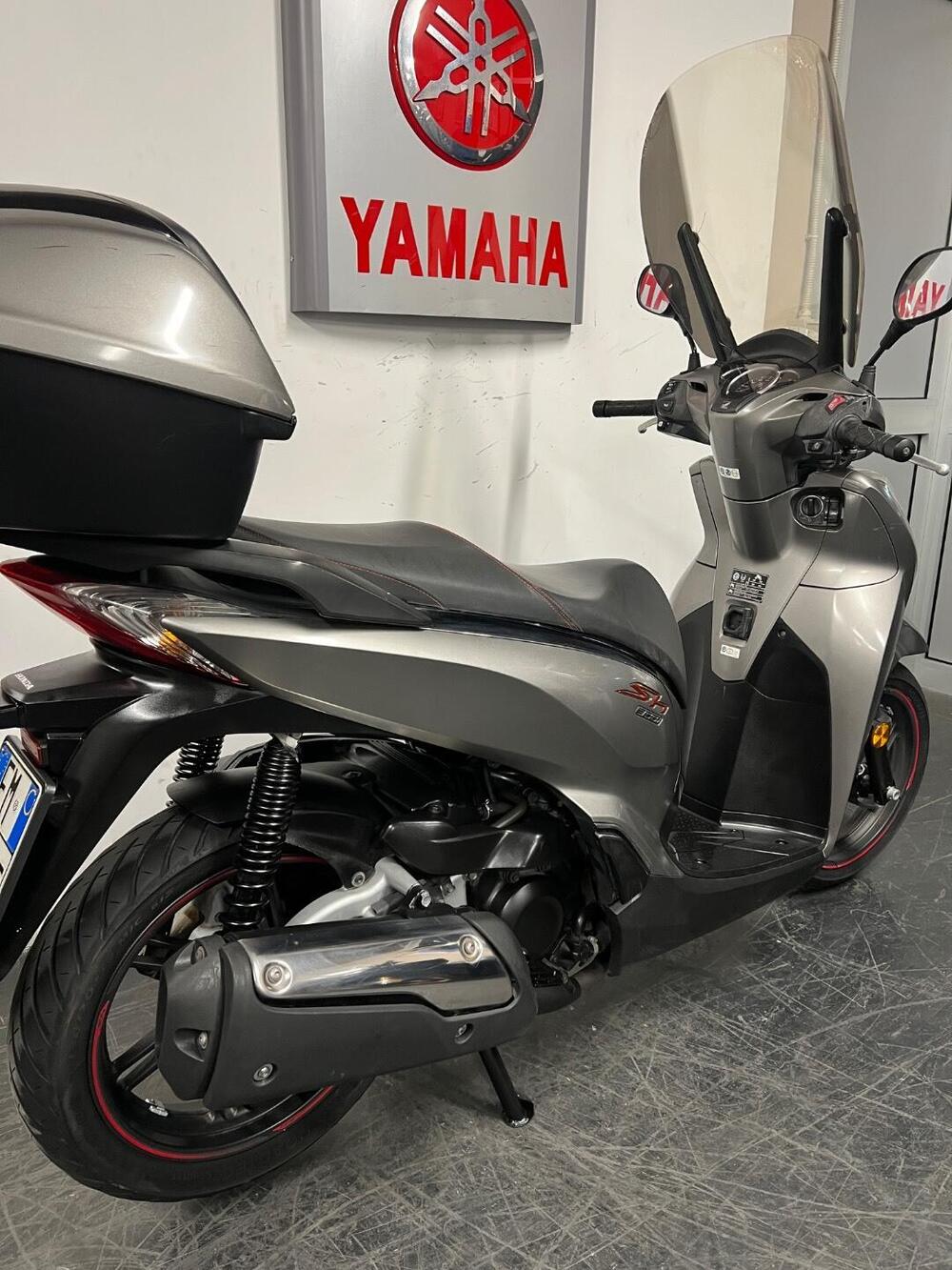Honda SH 300 i Sport ABS (2018 - 20) (4)