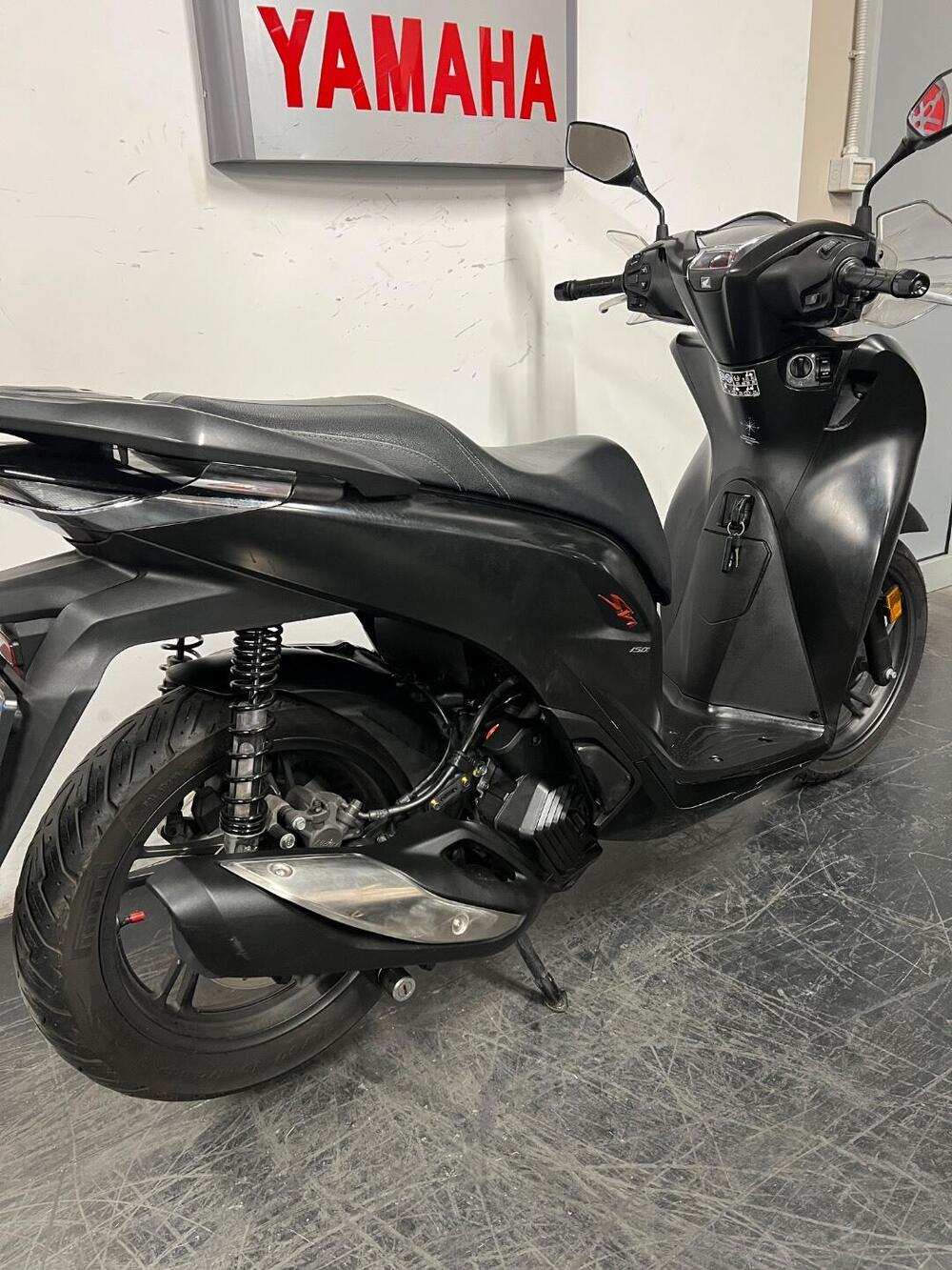 Honda SH 150i Sport (2022 - 23) (4)