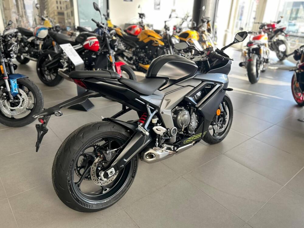 Triumph Daytona 660 (2024 - 25) (2)