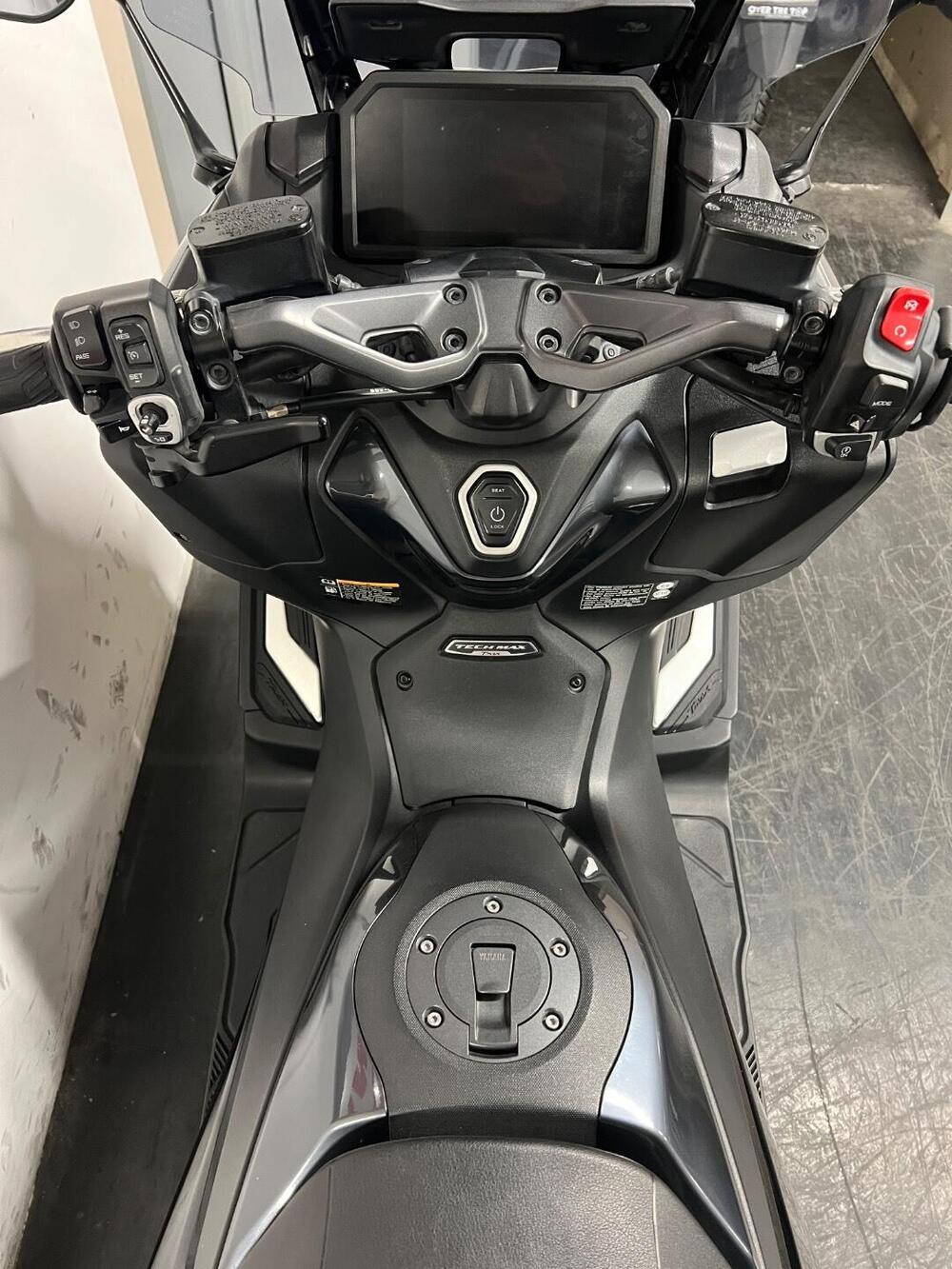 Yamaha T-Max 560 Tech Max (2022 - 24) (8)