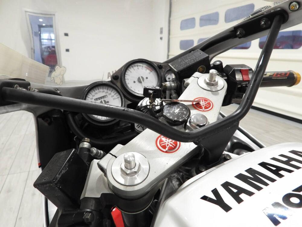 Yamaha FZR 1000 Exup (1989 - 90) (8)