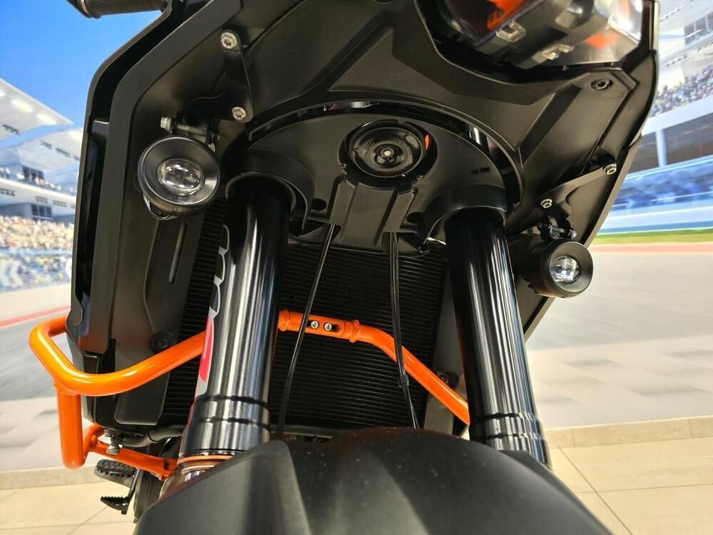 KTM 1290 Super Adventure S (2021) (17)