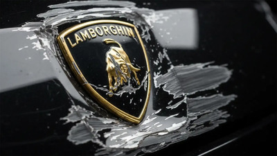 Lamborghini Urus coinvolta in un grave incidente sulla A8: traffico fermo e dei danni a sei cifre