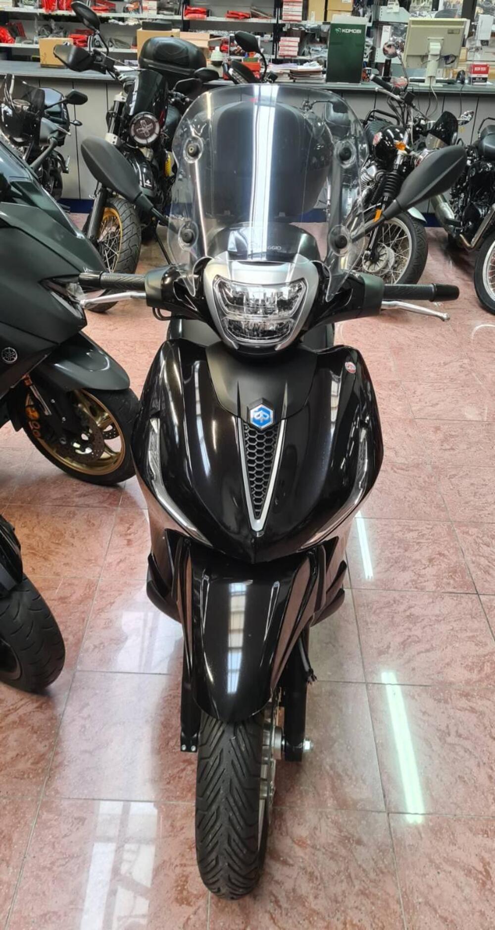 Piaggio Beverly 400 ABS-ASR (2021 - 24) (3)