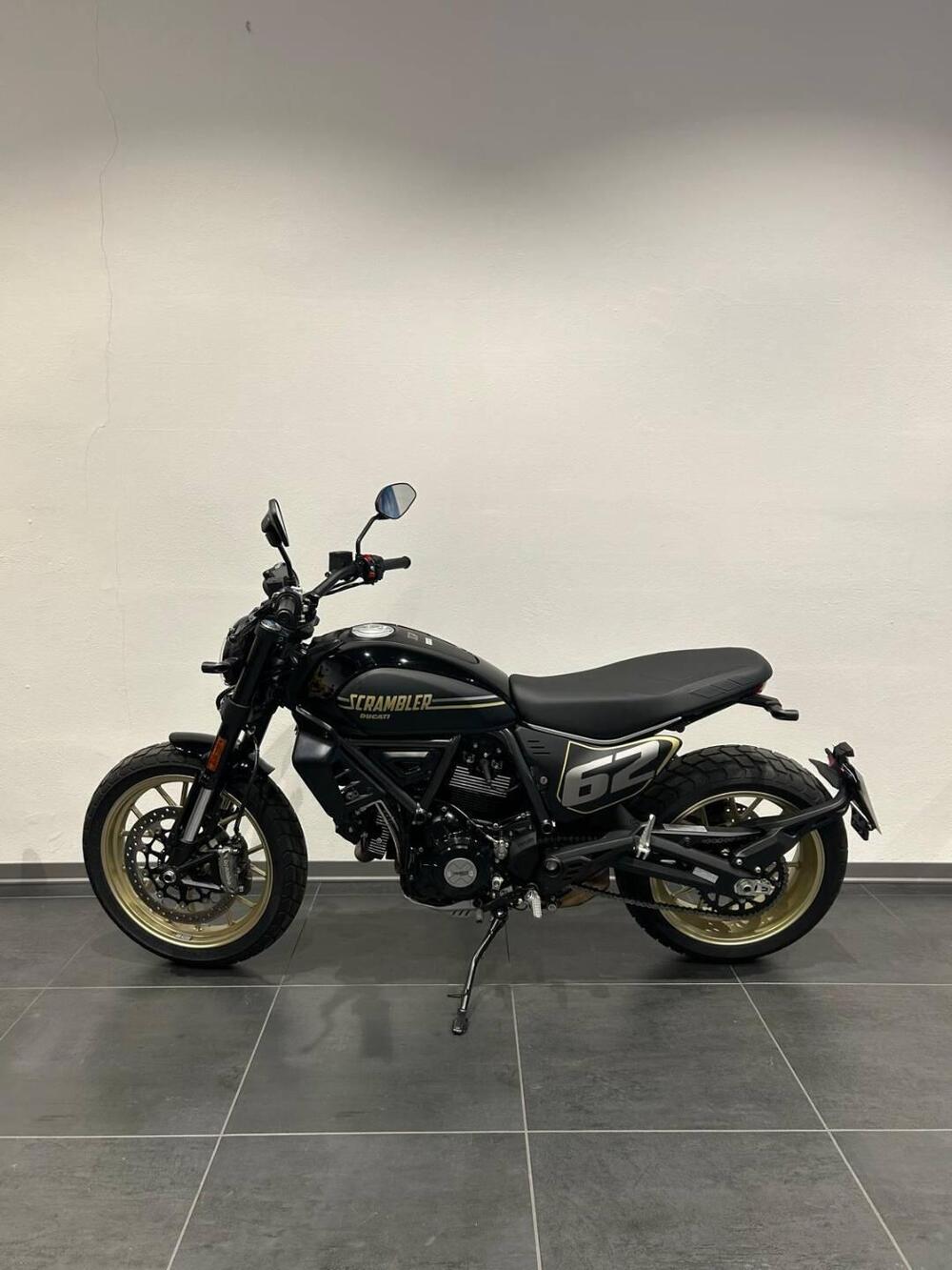 Ducati Scrambler 800 Full Throttle (2025) (2)