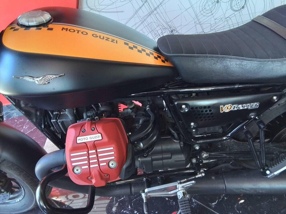 Moto Guzzi V9 Bobber (2016 - 18) (5)