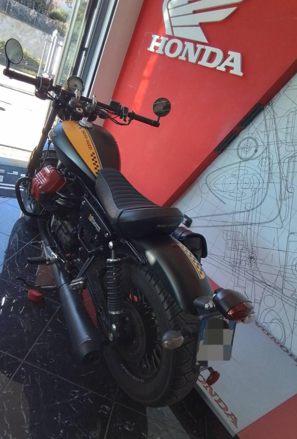 Moto Guzzi V9 Bobber (2016 - 18) (6)