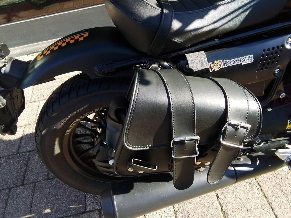 Moto Guzzi V9 Bobber (2016 - 18) (8)