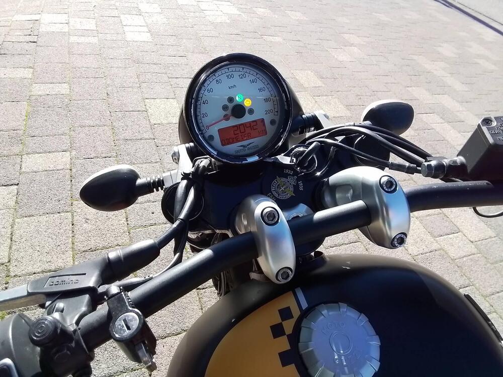 Moto Guzzi V9 Bobber (2016 - 18) (20)