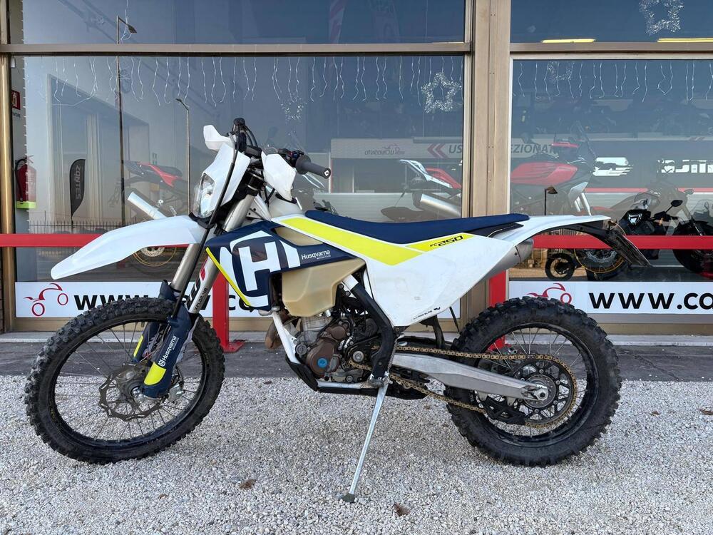 Husqvarna FE 250 (2016) (3)