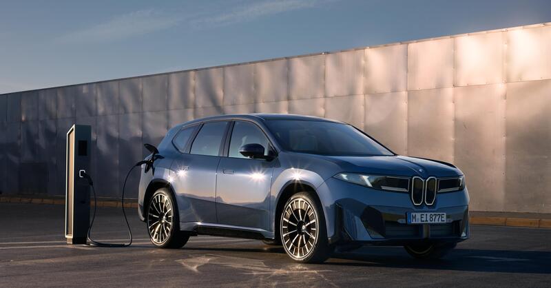 BMW iX3 2026: prova, pregi e difetti del nuovo SUV elettrico Neue Klasse da 69.900 euro