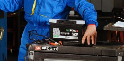 Dalle auto di ieri alle esigenze di oggi: dentro l&rsquo;evoluzione delle batterie FIAMM [VIDEO]