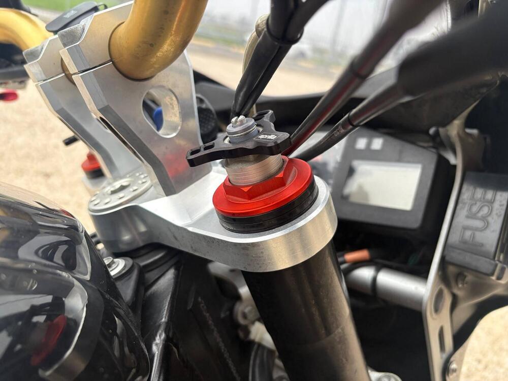 Aprilia RSV 1000 (2003 - 04) (5)