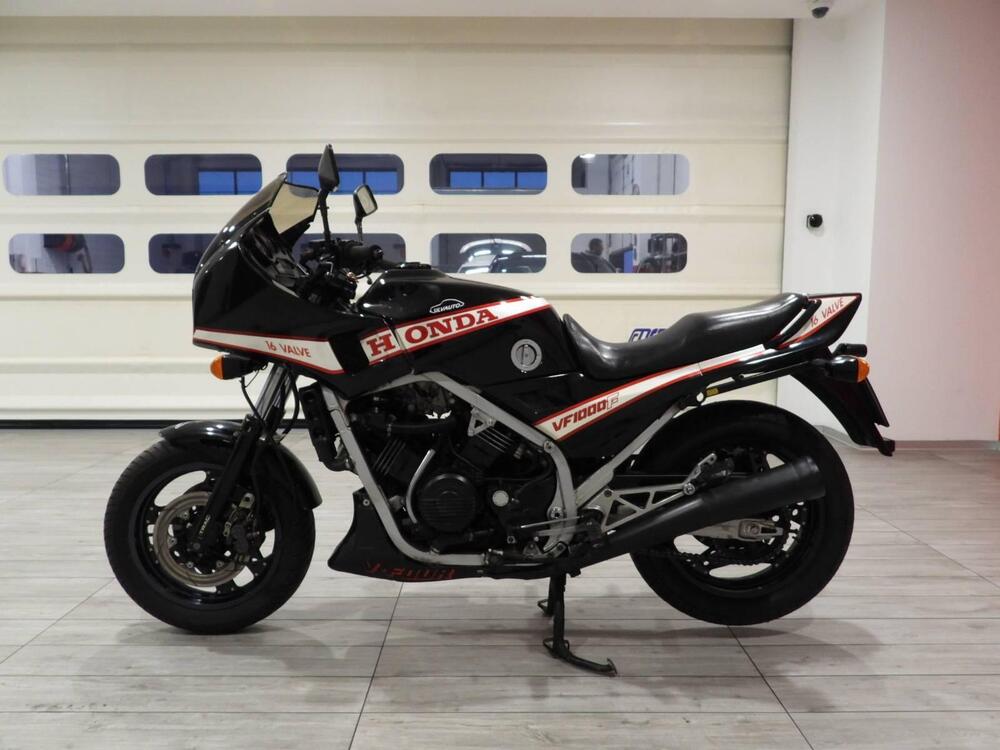 Honda VF 1000 F (1985 - 87) (10)