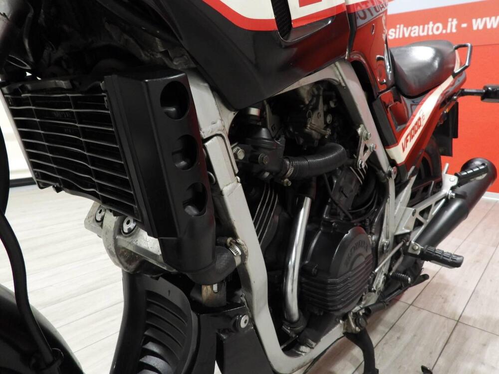 Honda VF 1000 F (1985 - 87) (13)