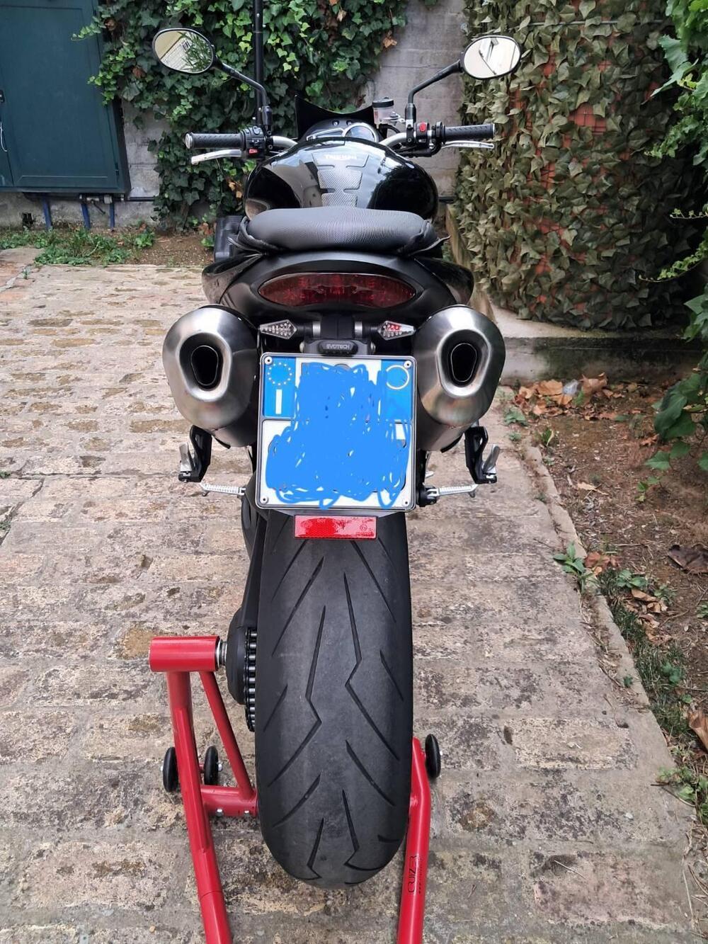 Triumph Speed Triple 1050 R (2011 - 13) (3)