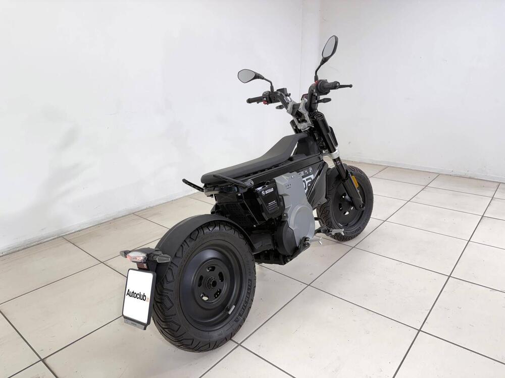 Bmw CE 02 (2024 - 25) (6)