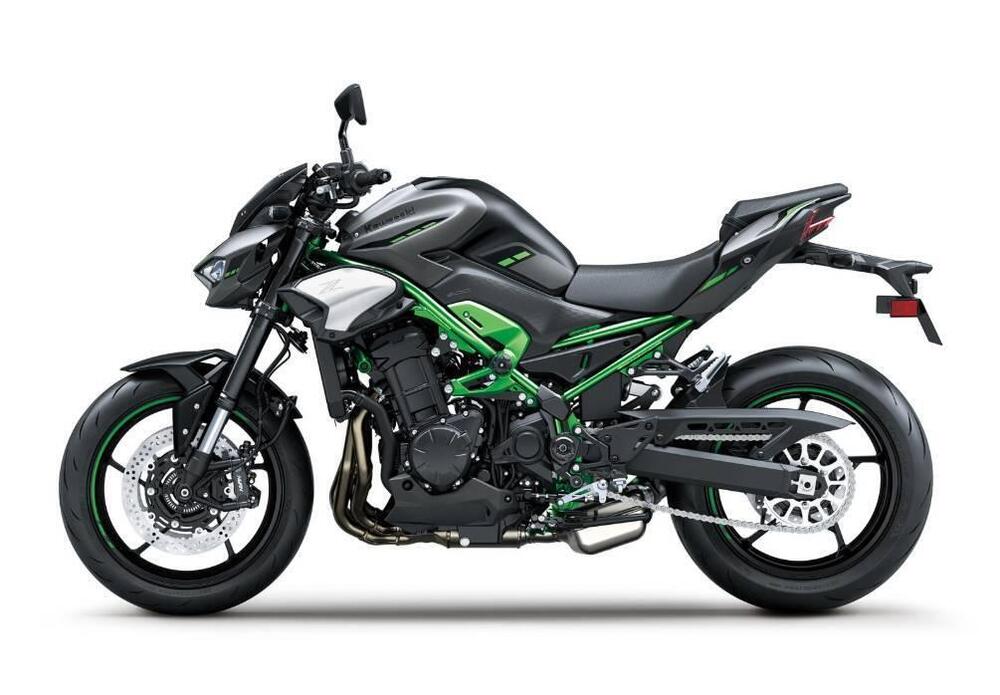 Kawasaki Z 900 (2025 - 26) (4)