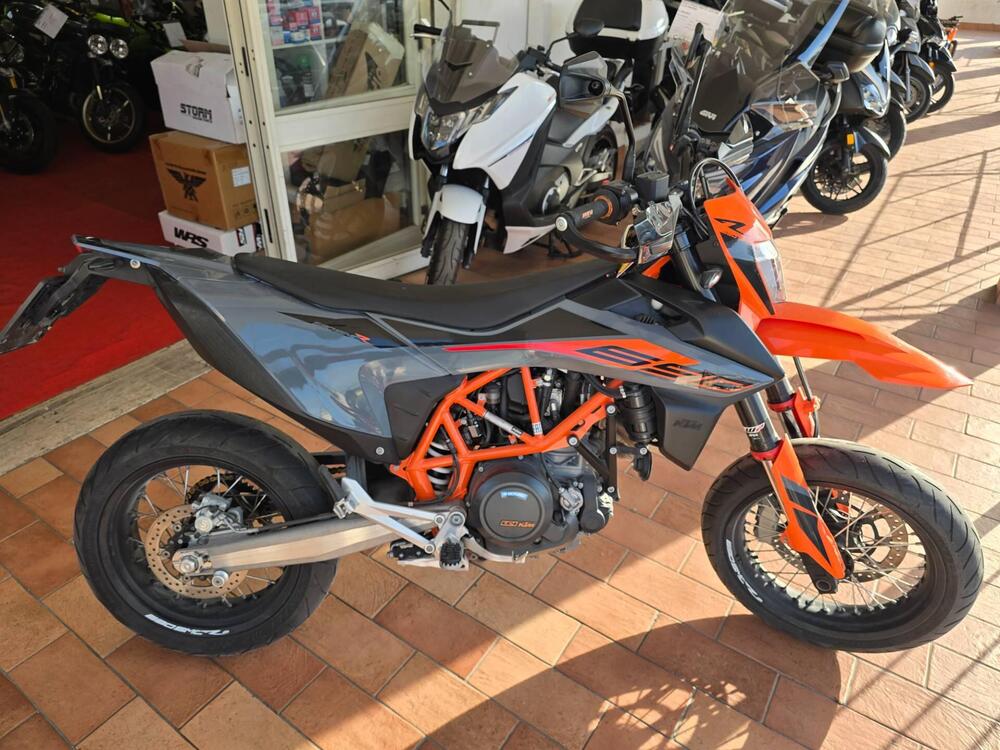 KTM 690 SMC R (2021 - 22) (3)