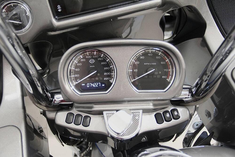 Harley-Davidson 1800 Road Glide Ultra (2014 - 16) - FLTRUSE (16)