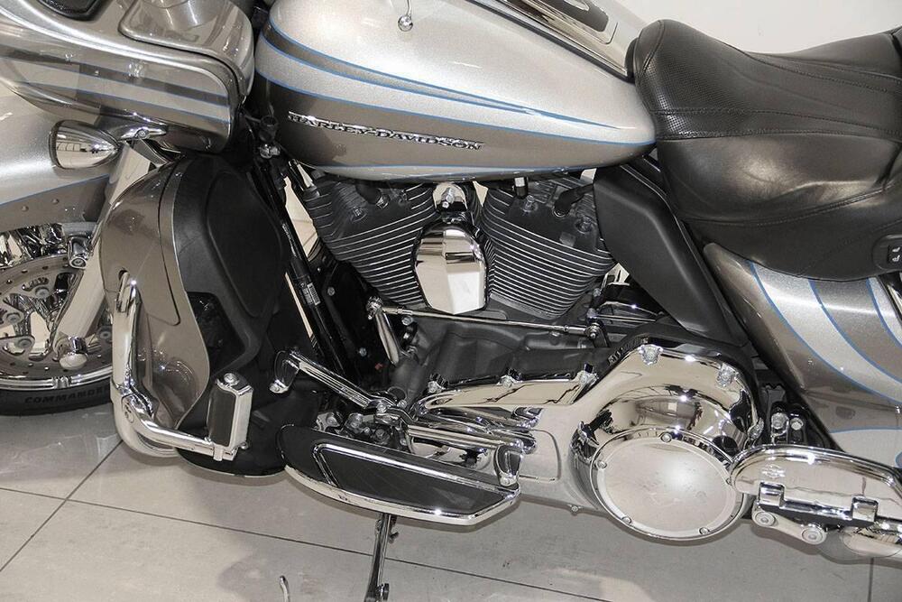 Harley-Davidson 1800 Road Glide Ultra (2014 - 16) - FLTRUSE (17)