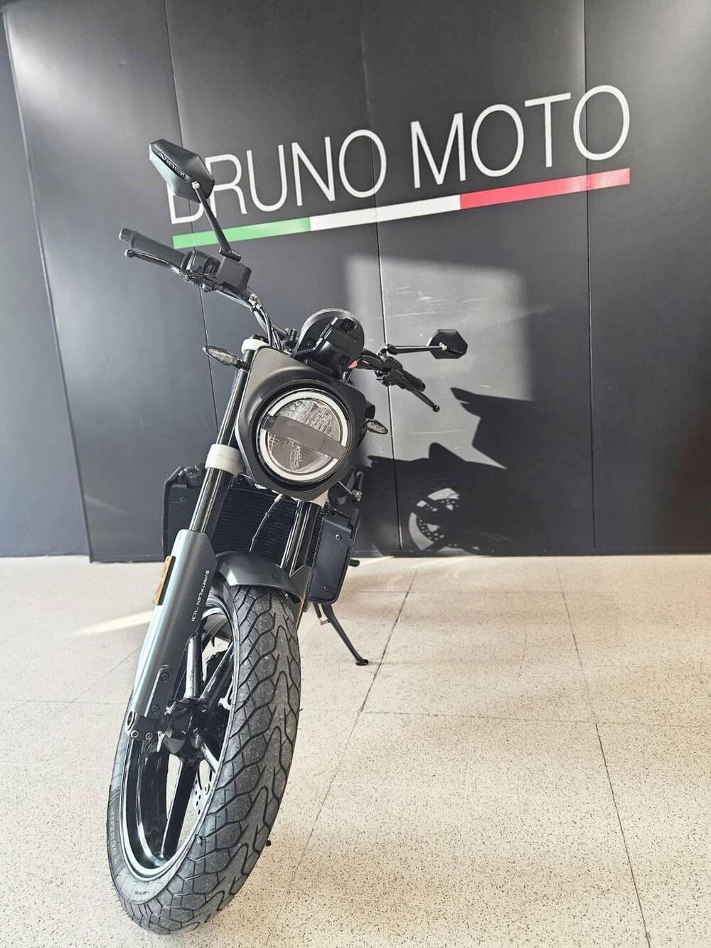 Husqvarna Svartpilen 701 (2019) (3)