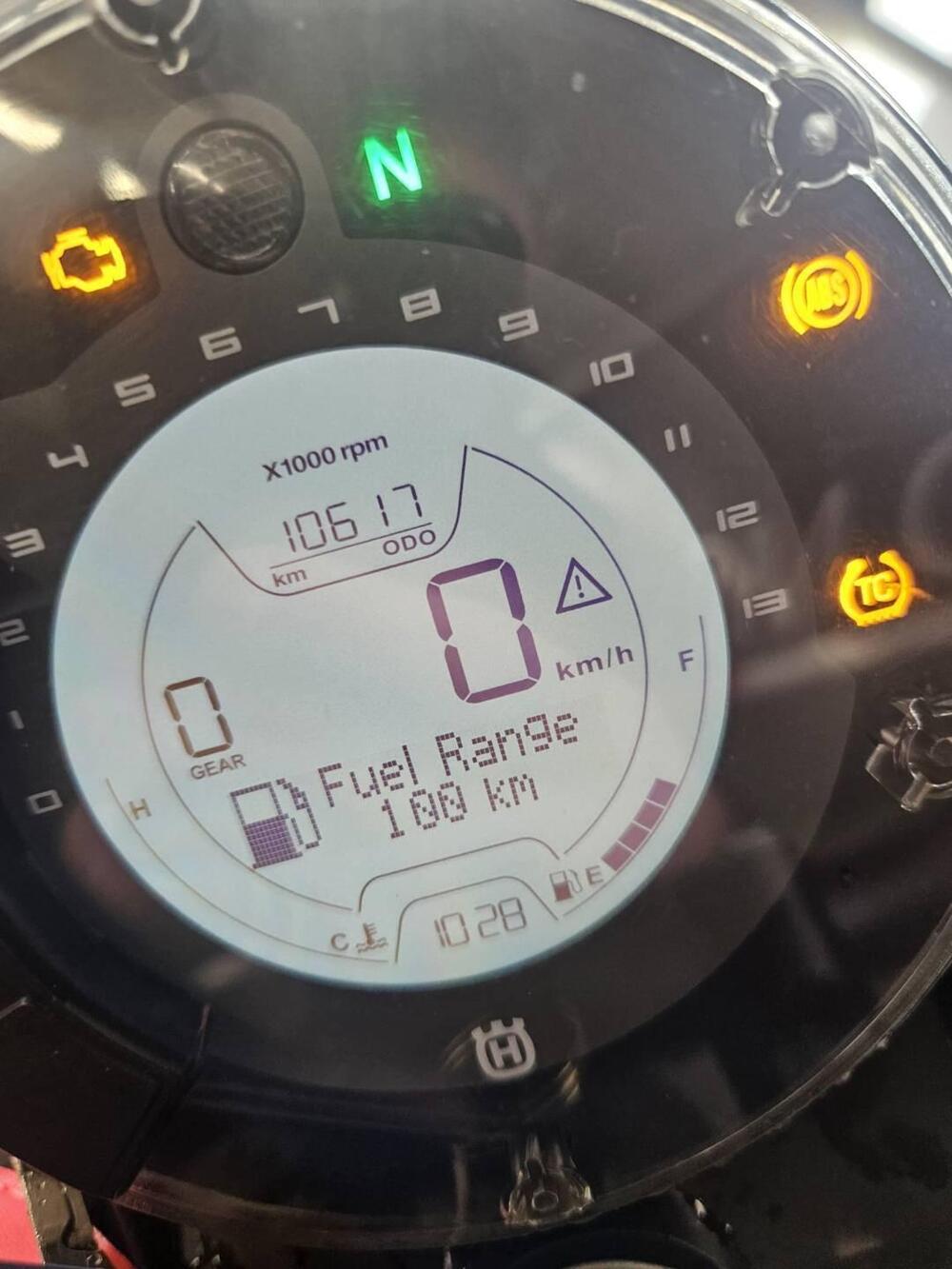 Husqvarna Svartpilen 701 (2019) (4)