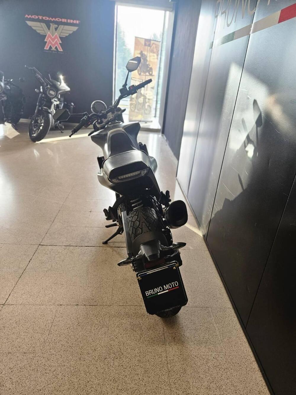 Husqvarna Svartpilen 701 (2019) (5)