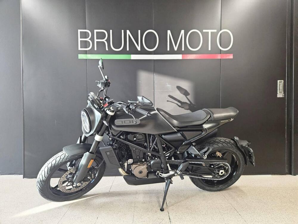 Husqvarna Svartpilen 701 (2019) (2)