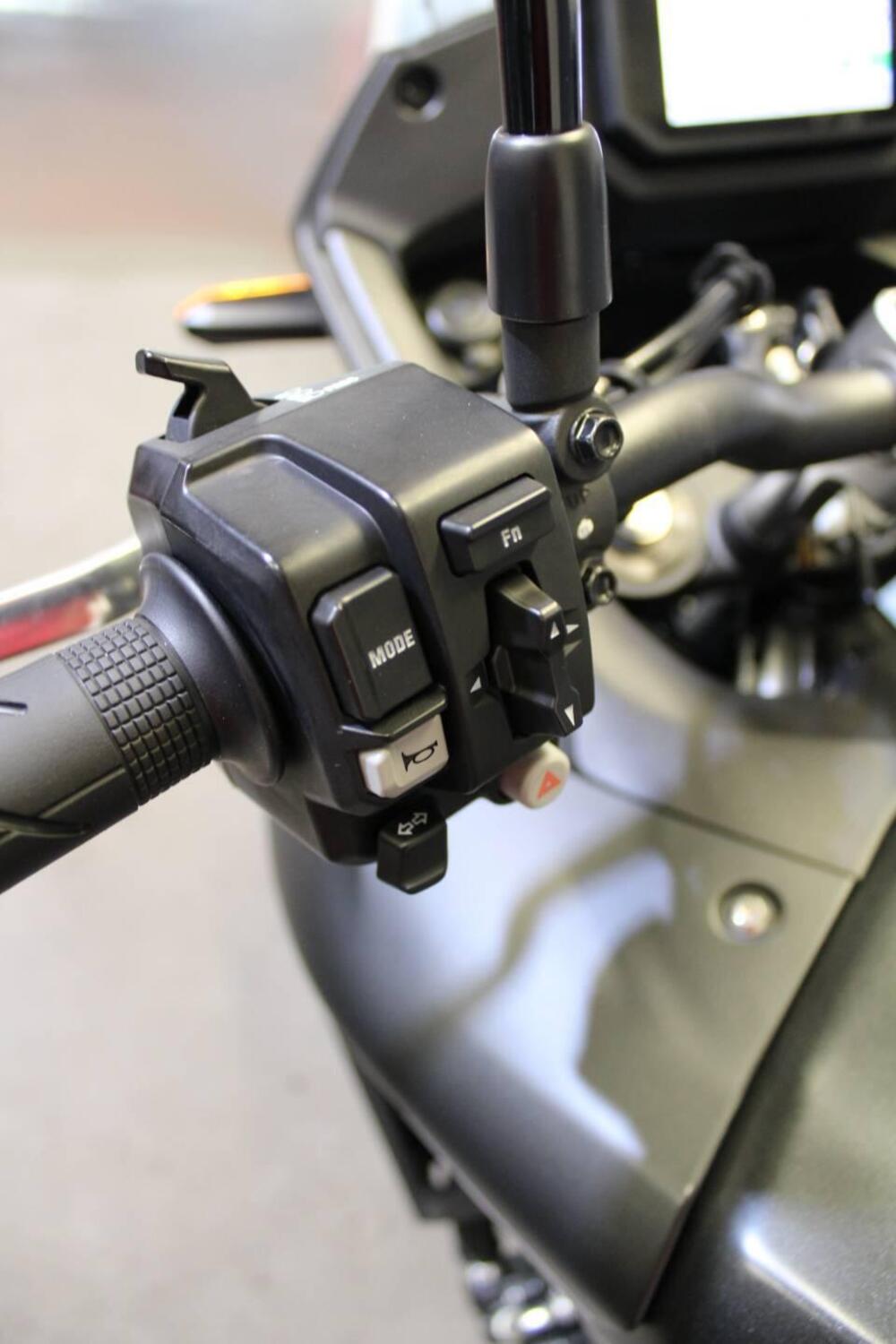 Honda Transalp XL750 (2023 - 24) (9)