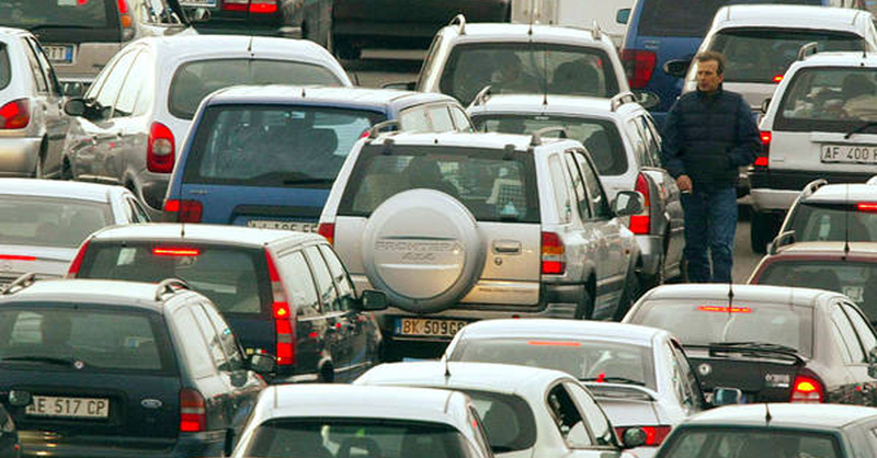 Esodo di Natale, al via il grande traffico: 3,5 milioni di veicoli in pi&ugrave; sulle strade 