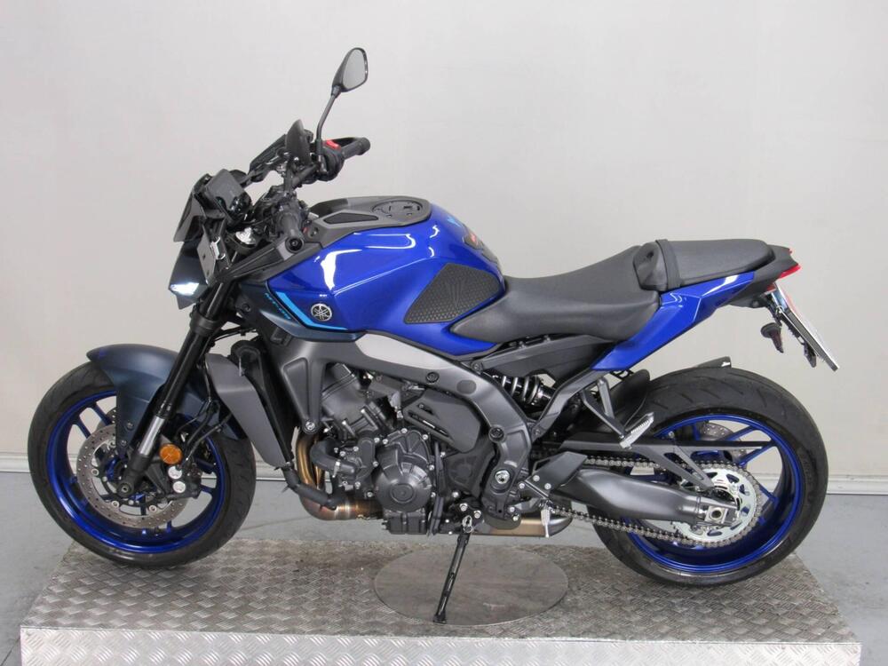 Yamaha MT-09 Y-AMT (2024 - 25) (4)