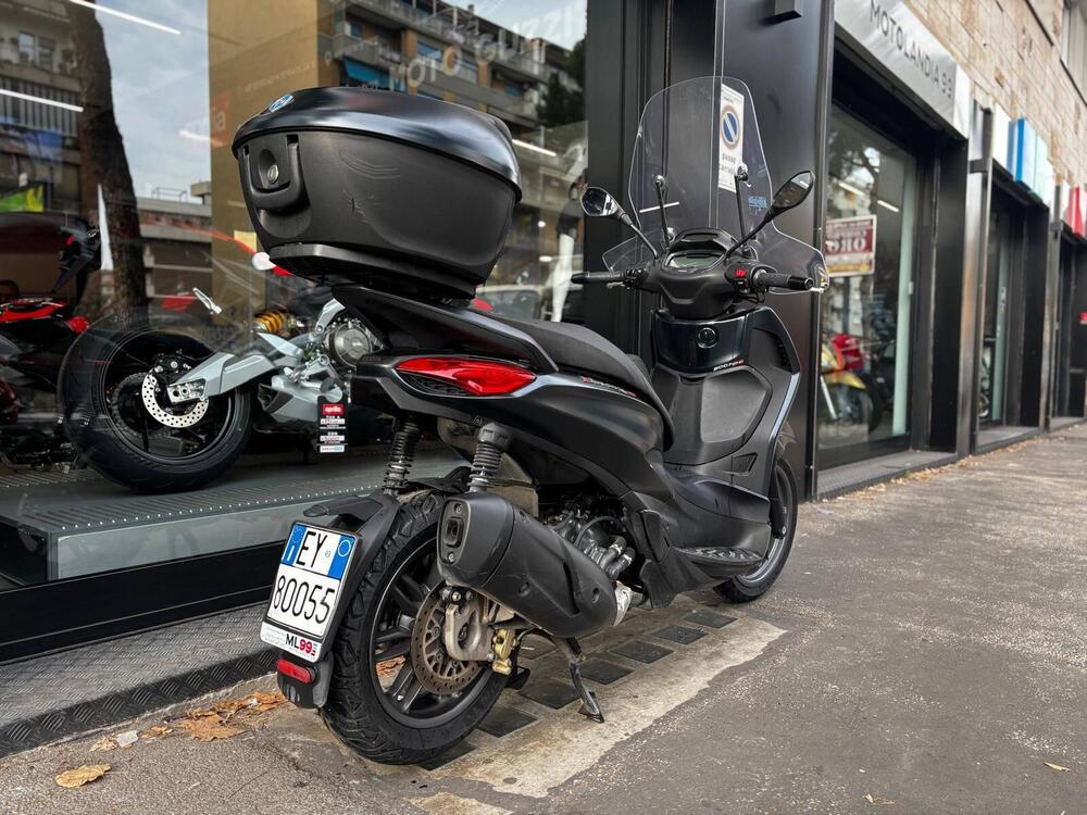 Piaggio Beverly 300 S ABS-ASR (2021 - 25) (2)