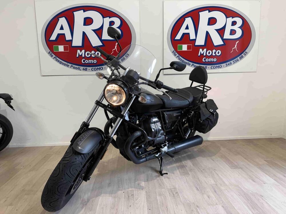 Moto Guzzi V9 Bobber (2018 - 20) (2)