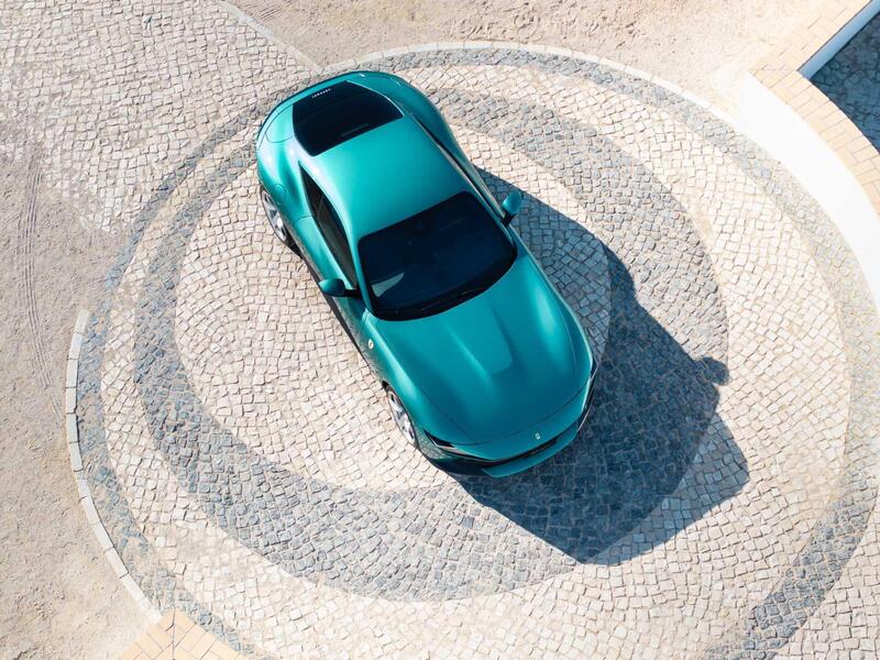 Ferrari Amalfi dall'alto