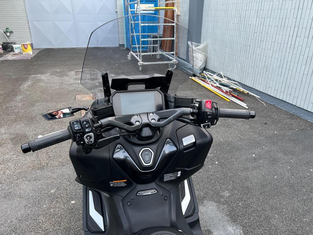 Yamaha T-Max 560 Tech Max (2022 - 24) (7)