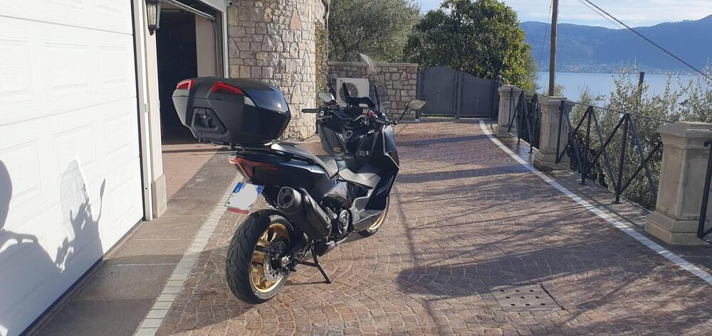 Yamaha T-Max 560 Tech Max (2022 - 24) (11)