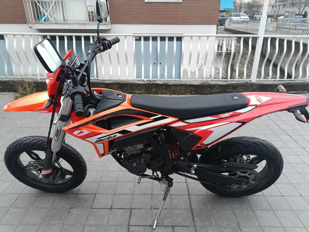 Betamotor RR 125 4T Motard R (2023 - 24) (2)