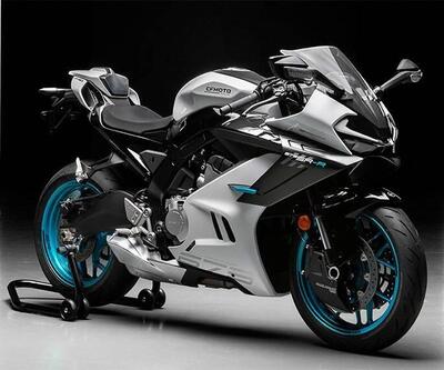 CFMOTO 675SR-R (2025) nuova