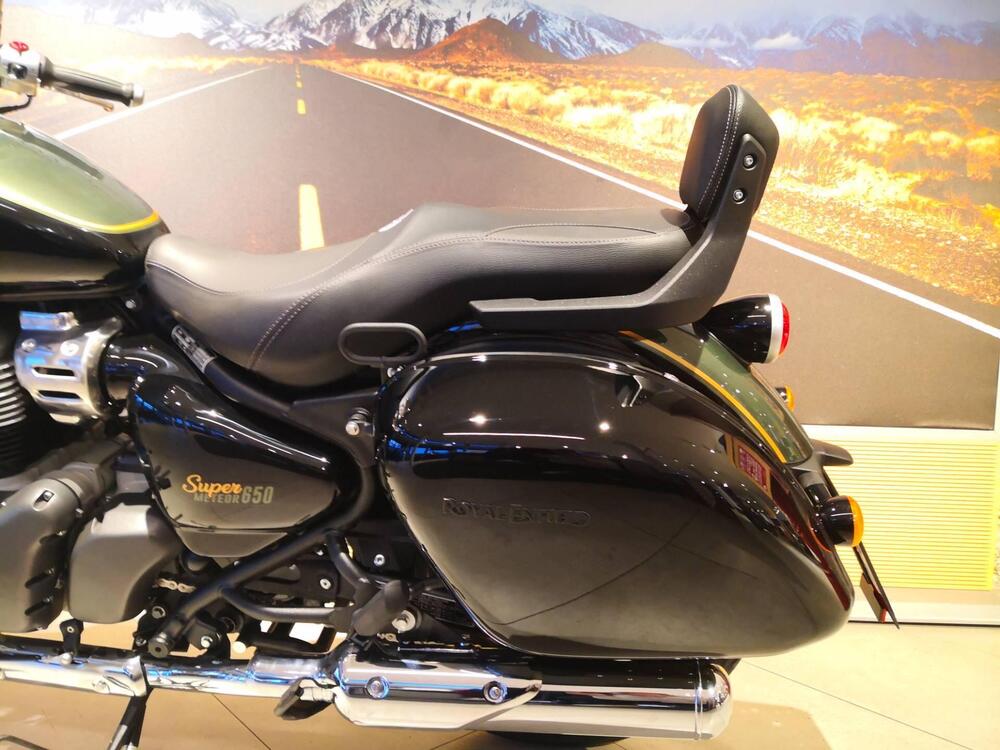 Royal Enfield Super Meteor 650 (2023 - 25) (9)