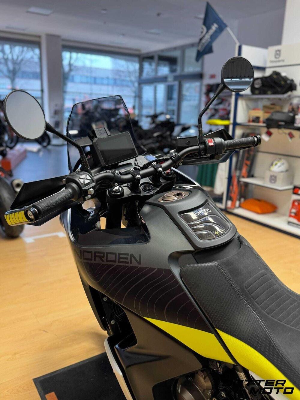 Husqvarna Norden 901 (2022 - 25) (3)