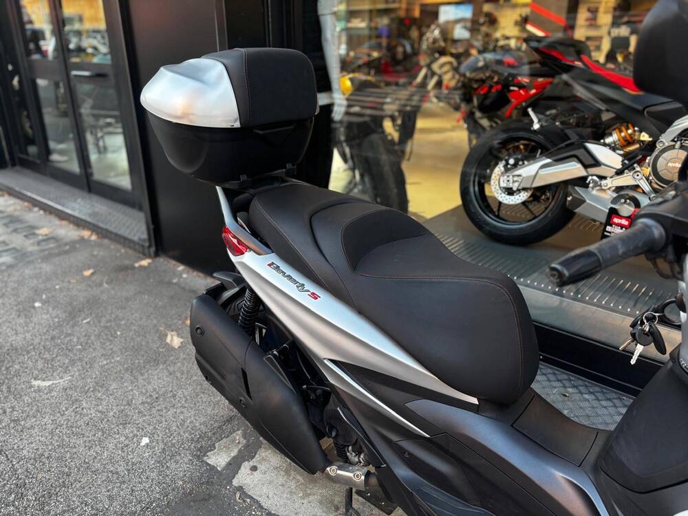 Piaggio Beverly 300 S ABS-ASR (2021 - 25) (2)