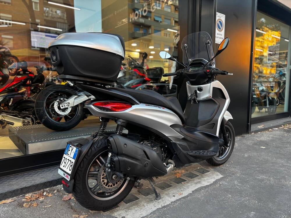 Piaggio Beverly 300 S ABS-ASR (2021 - 25) (3)