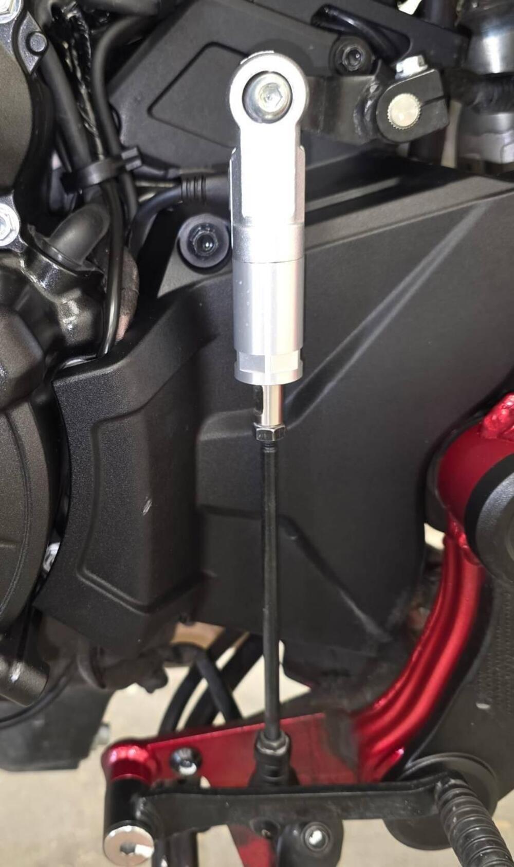 Honda CB 750 Hornet (2023 - 24) (9)