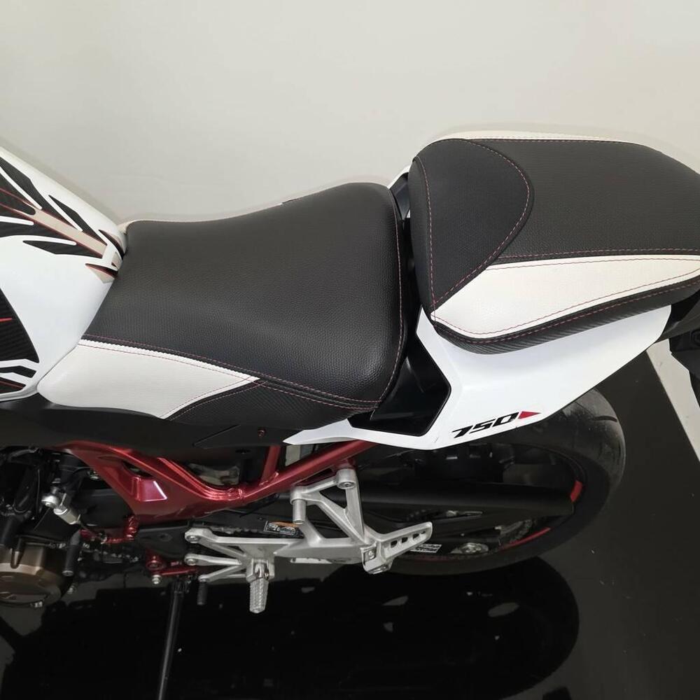 Honda CB 750 Hornet (2023 - 24) (13)