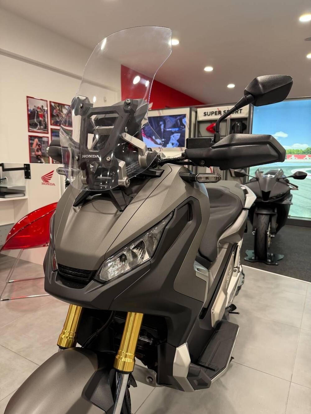 Honda X-ADV 750 (2017) (2)