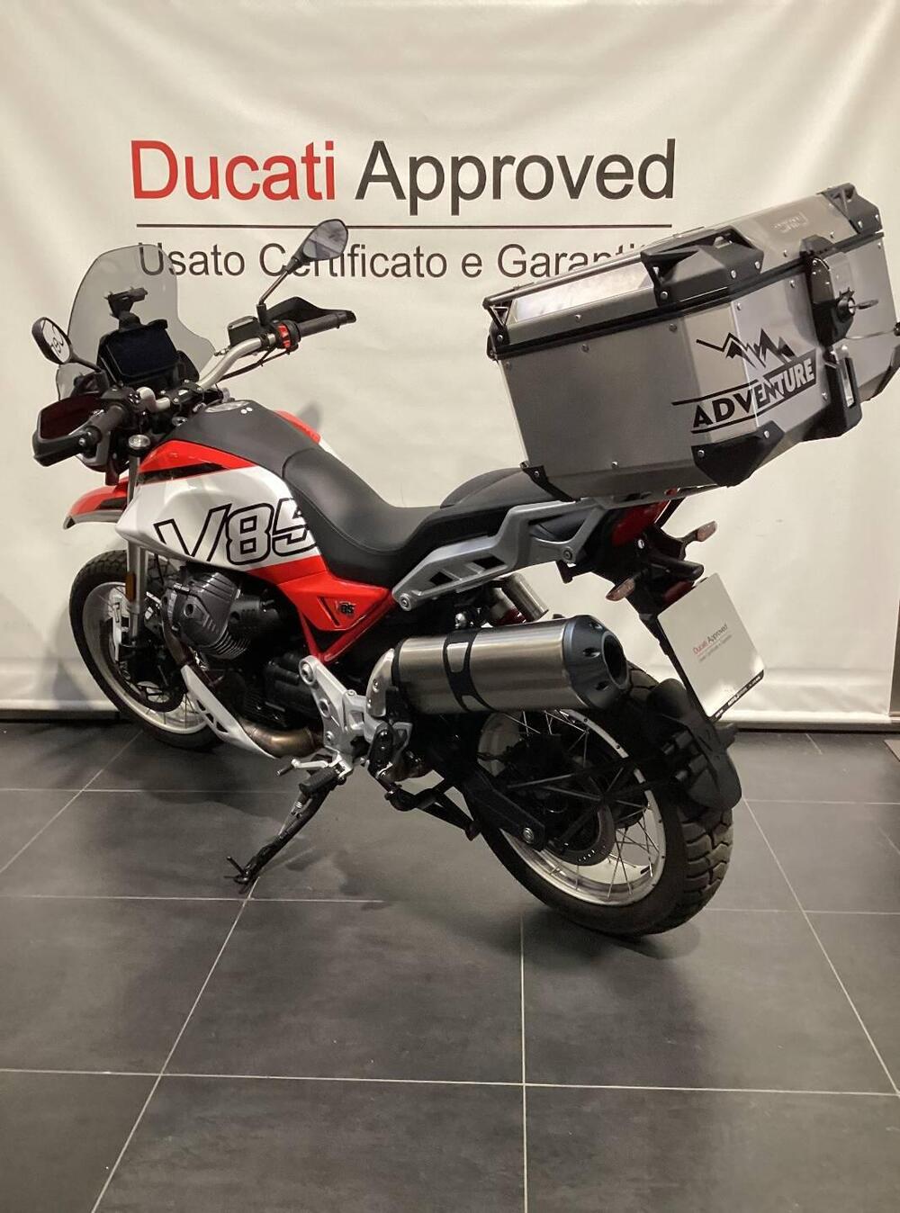 Moto Guzzi V85 TT (2024 - 25) (4)